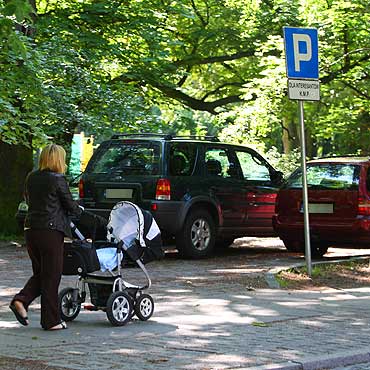 Za may parking przy Policji