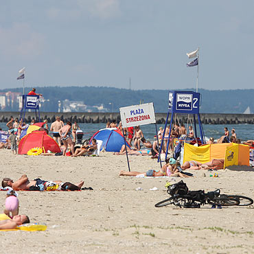 Garstka ratownikw na Warszowie 