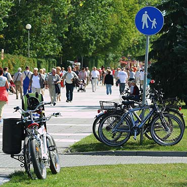 Na promenadzie brakuje stojakw na rowery 