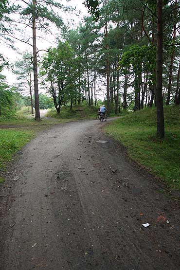 ciek otworzyli, kamienie zostawili