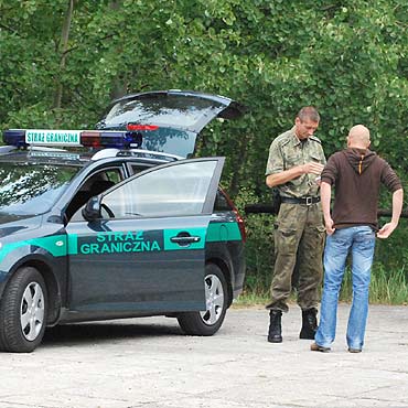 Stra Graniczna czciej kontroluje samochody wjedajce do miasta