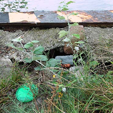 Stare i zardzewiae nabrzee grozi katastrof budowlan