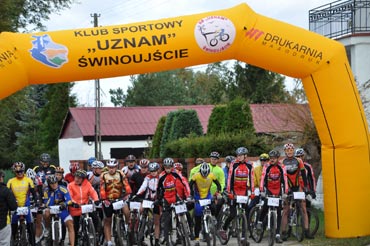 Z „JESIENNEGO MARATONU MTB – KARSIBR” ORAZ ZAKOCZENIA CYKLU „TRJZB NEPTUNA – 2009”