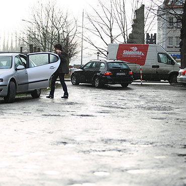 Idzie zima, a parking wci zaniedbany