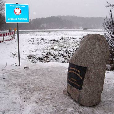 Pamitkowy obelisk odnowiony 
