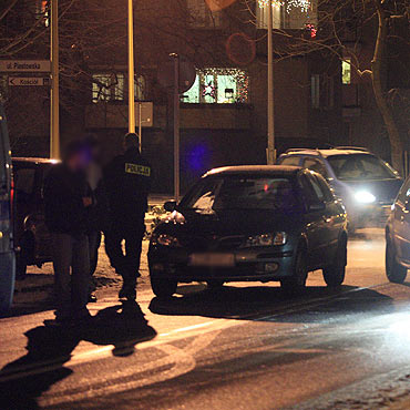 Nissan potrci staruszk na pasach