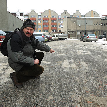 Nie zniszcz auta wjeżdżając na parking!