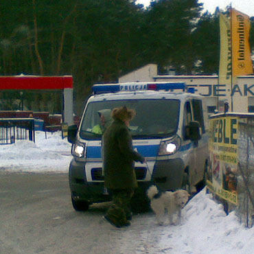 Mieszkaniec: policja przeszkadzaa przechodniom