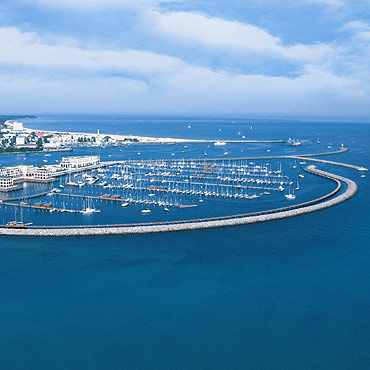 „Kosmiczna” marina w Rostock - Warnemnde. 