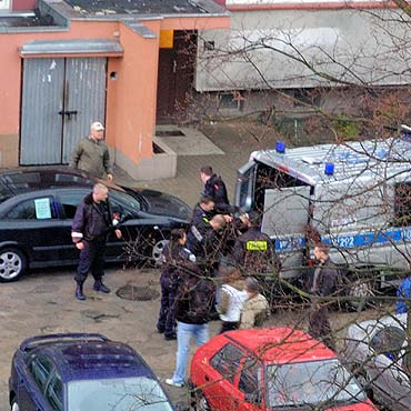 Tragedia na Matejki. 41-letni mczyzna zabi czowieka i rani noem mod dziewczyn