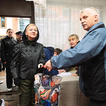 Rozdano 400 paczek z ywnoci na wita dla najuboszych. Zobacz film! 