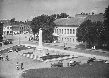 Pomniki z Placu Słowiańskiego.Cz. 1