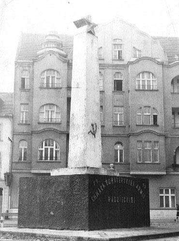 Pomniki z Placu Słowiańskiego.Cz. 1