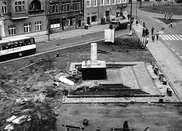 Pomniki z Placu Słowiańskiego.Cz. 1