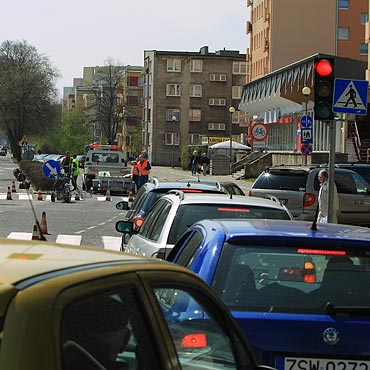 Drogowcy maluj pasy, kierowcy narzekaj