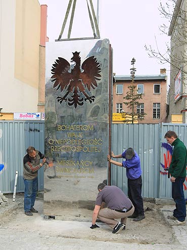 Na placu Sowiaskim jest ju nowy pomnik