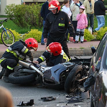 Samochd najecha na motocykl