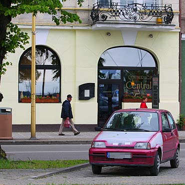 Auta do sprzeday stoj na parkingu ju kilka miesicy