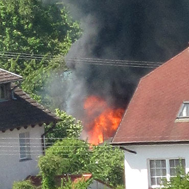 Poar przy Drawskiej. Spalia si altanka