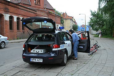 Niecodzienny wypadek rowerzystki