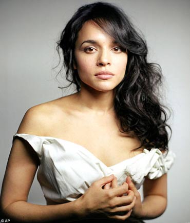 NAJNOWSZY ALBUM NORAH JONES - PREMIERA 2 LISTOPADA!