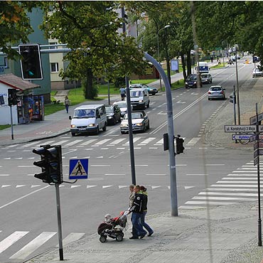 Kierowca potrci dziecko<br> na pasach i uciek