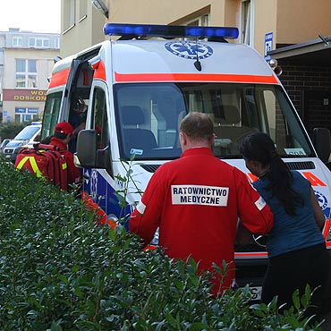 Straacy uratowali kobiet i dziecko