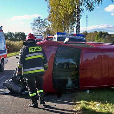 Jatki: Zderzyy si dwa samochody. Trzy osoby ranne