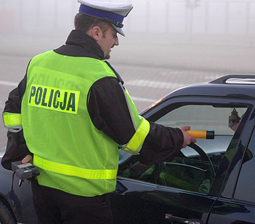 Urzdzenie wykrywajce alkohol w jadcym samochodzie