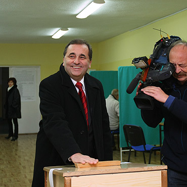 Pierwsze wstpne  wyniki gosowania