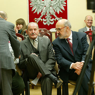 Czerwone dodatki krloway podczas pierwszej sesji VI kadencji 