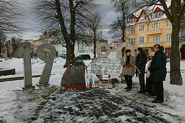 Kwiaty pamici ofiar