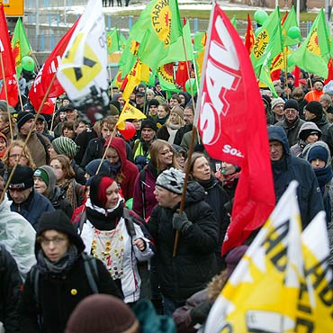 Niemcy protestowali przeciw radioaktywnym odpadom. <br>Zobacz film!