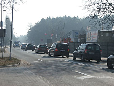 Korki na Nowokarsiborskiej. Policja kieruje ruchem