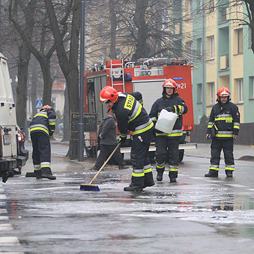 Straacy czycili plam oleju 