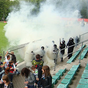 Awantura na stadionie. Policjanci opanowali pseudokibicw