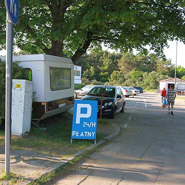 Mieszkańcy nie mogą spokojnie odwieźć dzieci na pływalnię