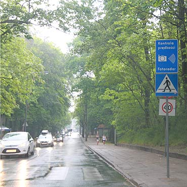 Postawili znaki, teraz będą zakrywać workami