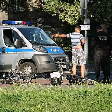 Zderzyo si dwoje rowerzystw.<br> Kobieta w szpitalu