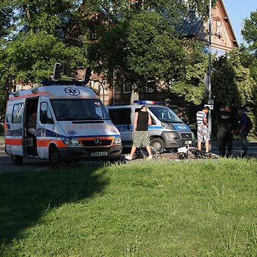 Zderzyo si dwoje rowerzystw.<br> Kobieta w szpitalu