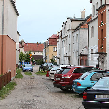 Urzdnicy wydzierawi teren, utrudniajc dojazd do posesji