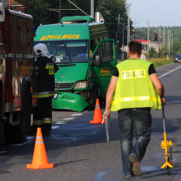 Wypadek busa z pasaerami. S ranni!