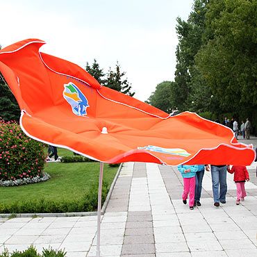 eby mc robi tatuae musieli kupi parasol z logiem miasta
