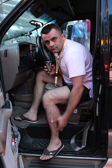 Komary napsuy krwi artystom