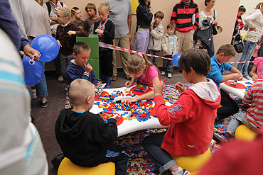 Wielkie budowanie z klockw LEGO! Zobacz film!