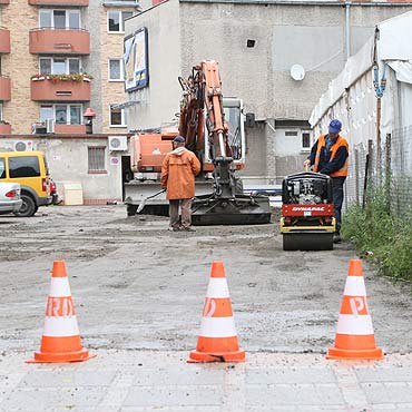 Kierowcy odetchnli z ulg. Naprawiono parking. Zobacz film!