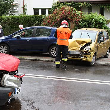 Matiz wpad w polizg. Zniszczone 4 samochody