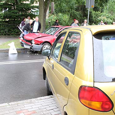 Matiz wpad w polizg. Zniszczone 4 samochody