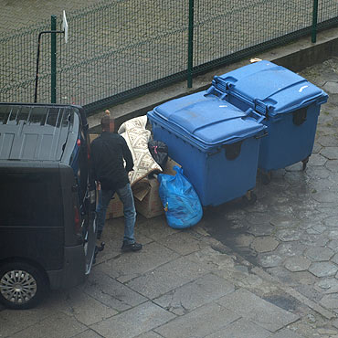 Poszed na atwizn. Podrzuci mieci w centrum miasta