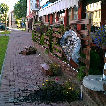 Wandale zdewastowali ogrdek restauracji
